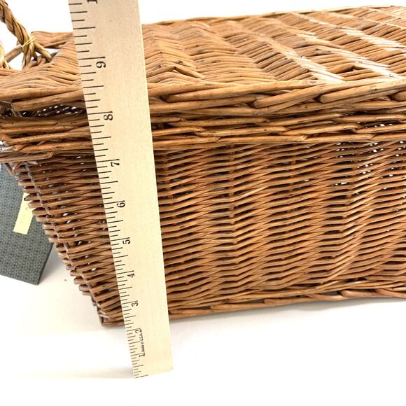 Gift Tree Wicker Basket Lift-Off Lid Storage Picnic Basket Handles w/Gift Tag - Picture 7 of 13